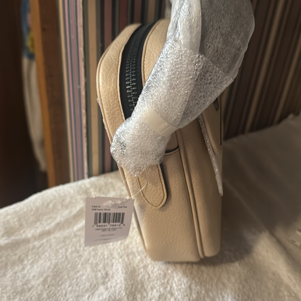Ivory heritage Snoopy Crossbody Bag - Picture 6 of 8